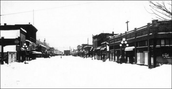 (South view on Metcalf street 1916)