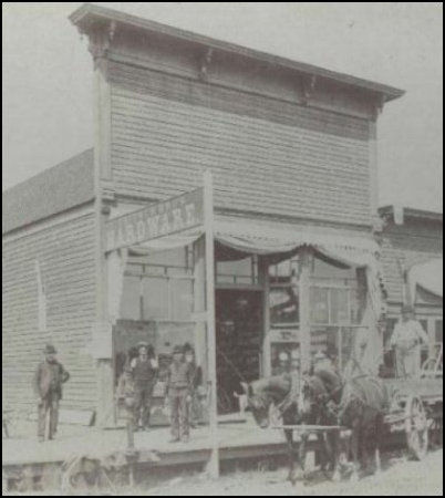 (Fritsch building circa 1900)