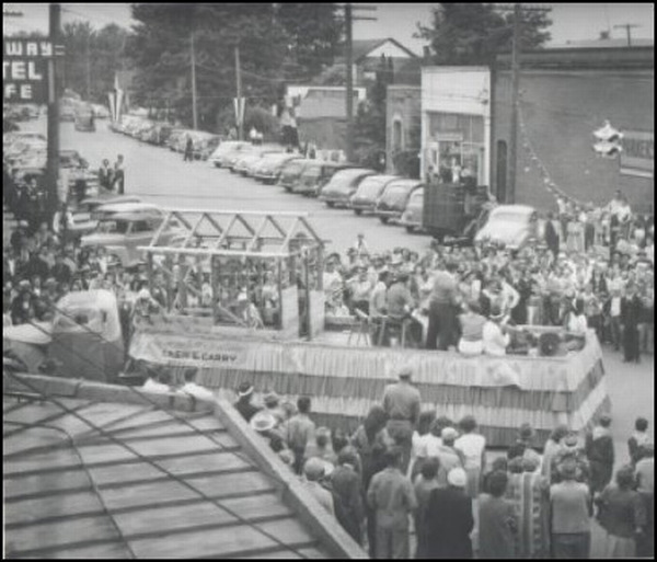 (Loggerodeo Parade 1948-Metcalf and Ferry Street)