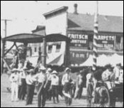 (4th of July parade Metcalf street-1911)