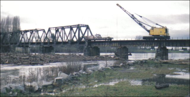 (Jam at the railroad trestle)