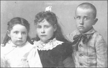 (Henrietta, Elizabeth and Frank Cooper, children of Henry Cooper, the pioneer who bought Valentine Adam's homestead, which included most of present-day Lyman)